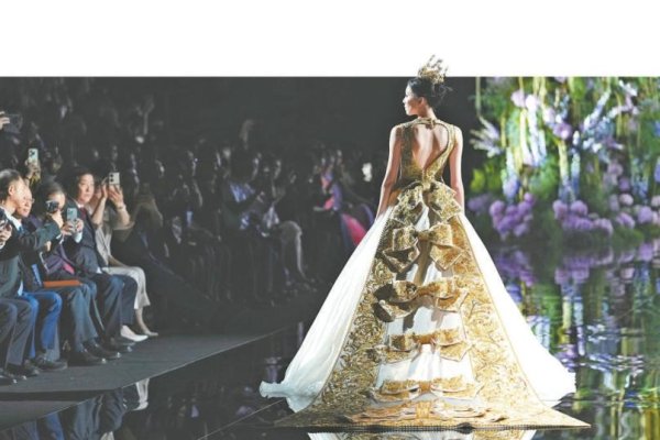 线上配资门户网 300余品牌汇集北京时装周